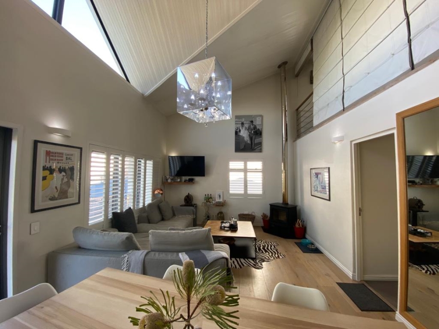 2 Bedroom Property for Sale in Vredehoek Western Cape